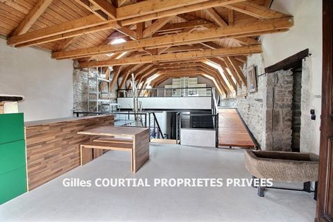 Yssingeaux, 43200 Tènement immobilier comprenant deux corps de ferme en pierre dont un rénové de 240 m² habitables, 5 chambres avec dépendances et un second à usage de dépendance, l'ensemble sur 1154m² de terrain. Budget 396 000 euros, présenté par G...