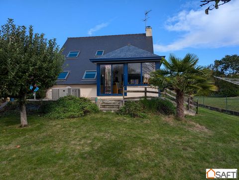 At 5 minutes from the Hôtellerie beach, in Hillion, facing south, summery and family-friendly for this house which extends over a fenced plot of approximately 1174 m². From the outset, with its veranda opening due south onto the garden, we are seduce...