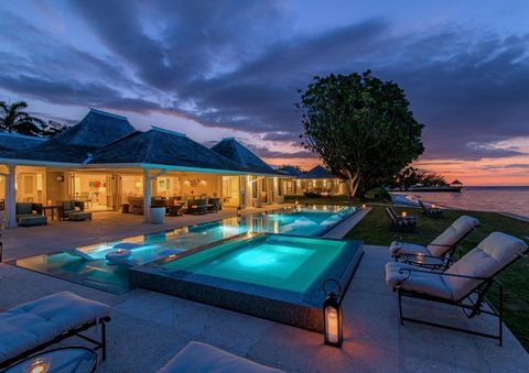 Sunset is een prachtige villa met 5 slaapkamers aan de rand van de Caribische Zee in de vijfsterren Tryall Club. Alle vijf slaapkamers hebben een eigen ensuite badkamer en vier hebben een extra buitendouche in geslepen steen. De belangrijkste woonkam...