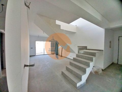 Exceptional 2-Bedroom Duplex Apartment with Garage and Storage in Almancil Discover this outstanding 2-bedroom duplex apartment, offering a total area of 179m², currently under construction in the heart of Almancil. Combining modern design with high-...