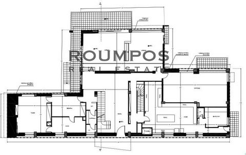 Exclusivement depuis notre bureau. Disponible à la vente villa unique de 975 m² dans la région de Filothei. Il s’agit d’une célèbre villa des années 60 qui est située sur un terrain de superficie totale de 3.142 m². La propriété peut être soit recons...