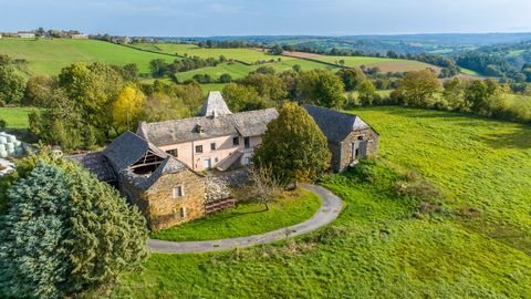 Near Barraqueville - Renovated farmhouse consisting of a 75m² living room with open kitchen, 2 bedrooms of 17m² and 21m², a 13m² bathroom, separate toilets. Possibility of converting additional bedrooms on the ground floor, which is currently a cella...