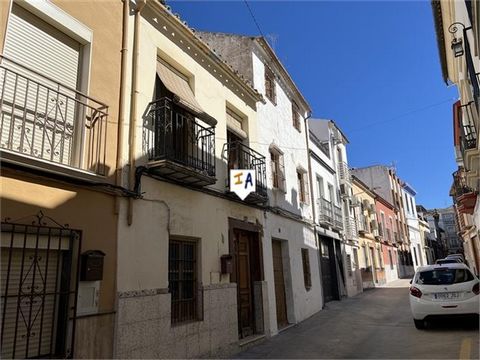 Situada en la popular ciudad de Rute, en la provincia de Córdoba, Andalucía, España, se encuentra esta casa adosada de 4 dormitorios y 2 baños. Con un precio de venta, estando en el mercado por 40.000 euros, la propiedad necesita ser actualizada, lo ...