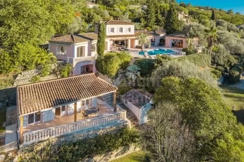 A stunning neo-Provençal residence, located in a peaceful environment and boasting the most breathtaking southwest views of hills and sunsets. Spanning 325 square meters, the villa features a spacious and bright living room, a well equipped kitchen, ...