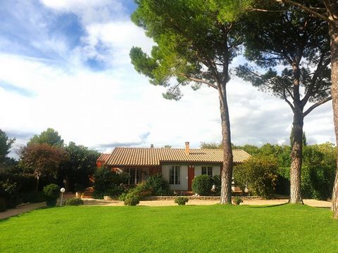 34800-Brignac- 4 Kms Clermont l'Hérault- 35 Kms Montpellier 34000- Laura Combes vous présente cette villa, dans un écrin de verdure, sans vis à vis, au calme proche de tous les services. Une maison, pleine de lumière et de couleurs, qui vous offre un...