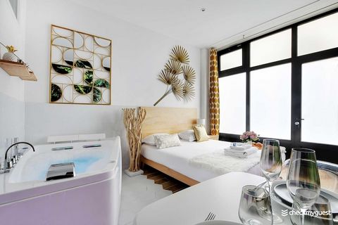 Checkmyguest te ofrece un encantador estudio de 20 m² con jacuzzi en el bohemio barrio de Pigalle. Explora este mítico barrio mientras disfrutas de la vida nocturna parisina a un paso de la Place Pigalle. La ubicación del apartamento te permitirá mov...