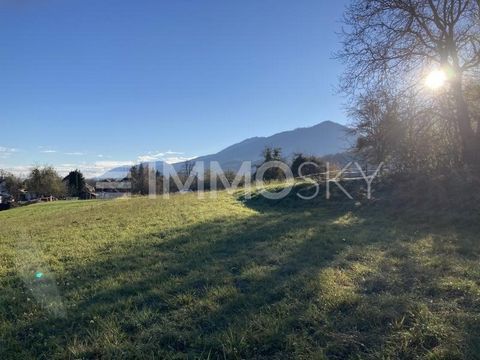 This fantastic building plot combines a sunny location, a quiet atmosphere and good transport connections. Here are the key data on this property at a glance: ------------------------------------------------------------------ +) Building land village...