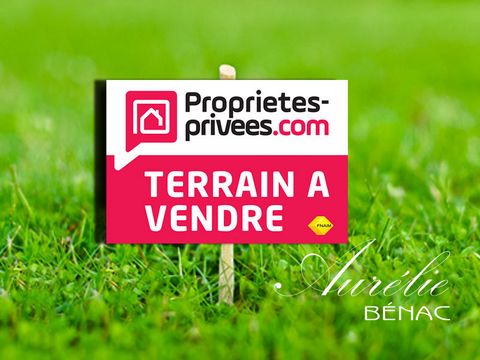 Durfort-Lacapelette 82390 - Terrain constructible viabilisé de 2 002 m² - Prix de vente: 35 000 euros honoraires charge vendeur. Le terrain est idéalement situé dans une rue calme et peu passante. La vue est dégagée. A proximité du village. A 10 minu...