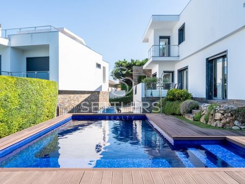 Brand new 4 bedroom house in a recent urbanization in Murtal, just a few minutes from the sea. With contemporary architecture, it was built with the quality and comfort that its location requires. Bathed in natural light all day long thanks to its so...