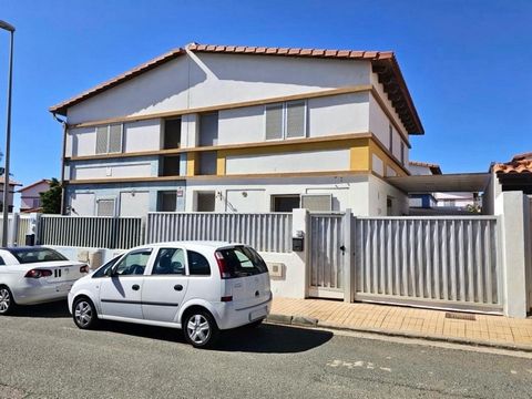 Einzigartige Gelegenheit im Castillo del Romeral! Atemberaubendes Duplex mit viel privatem Außenbereich und Garage. Wir präsentieren diese Maisonette in einer der besten Lagen im Castillo del Romeral. Als eines der ersten Bauwerke in der Gegend zeich...