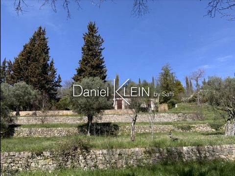 A Fayence, à 5mn du centre et de toutes les commodités, cette villa provençale vous accueille dans son écrin de verdure, au calme absolu. Sise sur un terrain de 3200 m2, dont de vastes jardins en paliers sur l'avant, cette villa familiale vous offre ...