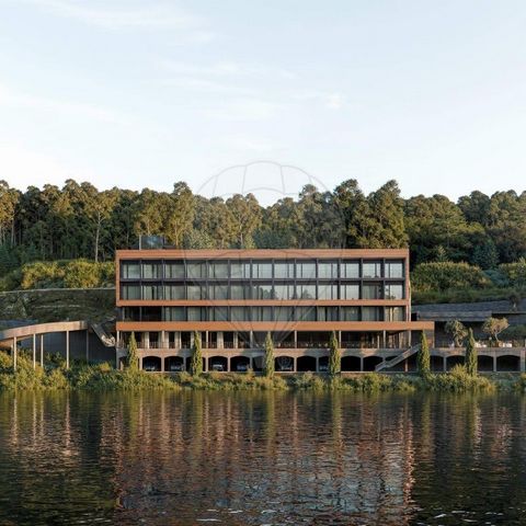 Charming 4* Hotel on the Douro River Great and fantastic Hotel project on the Douro River. Fully approved project with the respective licenses ready to be lifted. The Hotel Porto Carvoeiro 4* is designed on a plot of 16,129m², developed on 5 floors, ...