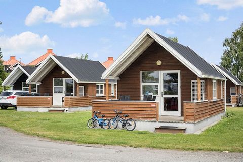 First Camp Skovlund - Lillebælt Mit einem großen Wasserpark, 5 Spielplätzen, tollen Einrichtungen, Kiosk, Bistro Corner und dem vielleicht schönsten Meerblick Fünens ist First Camp Skovlund die erste Wahl für einen Camping- oder Hüttenurlaub auf Füne...