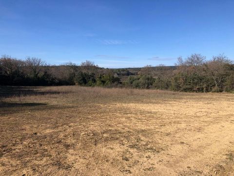 A vendre beau terrain agricole de 1 ha 177 sur la commune de CASTILLON DU GARD au prix de 43990 euros Pour visiter et vous accompagner dans votre projet, contactez Patricia FERRIER, au 0626407656 ou par courriel à p.ferrier@proprietes-privees.com Sel...