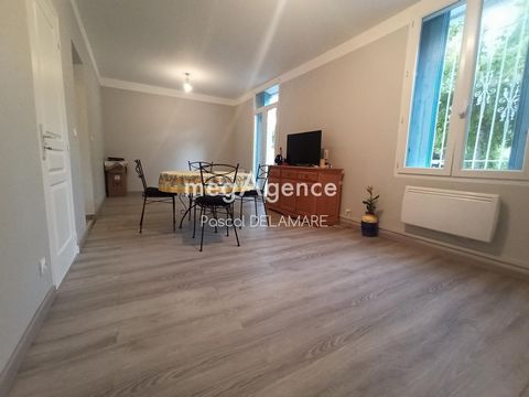 Situé à Lamalou-les-Bains (34240), station thermale à 30 mn de Béziers, 1 h de Montpellier, cet appartement au rez de chaussée de 63m², offre un cadre de vie paisible proche des commerces. Idéalement localisé, il bénéficie d'un environnement calme. E...