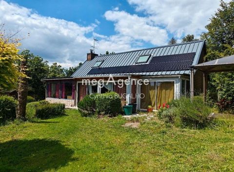 Située à Scaër (29390), cette charmante maison bénéficie d'un emplacement paisible au sein d'un quartier résidentiel recherché pour sa tranquillité et sa convivialité. La commune offre un cadre de vie agréable. Idéal pour les familles en quête de sér...