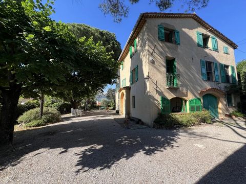 FOR SALE GRASS in the city of perfumes, authentic 19th century Bastide perched on a hill with a commanding view. A real journey through time for lovers of authenticity! 8 rooms, approximately 220 m² enclosed garden 1900m², electric gate, very easy to...