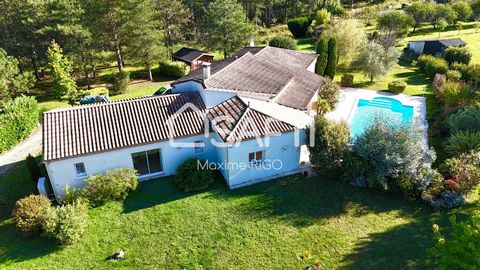 Venez découvrir cette superbe villa de plain-pied, idéalement située dans la commune de Cocumont à deux pas des commodités. Avec ses 166 m² de surface habitable, cette spacieuse et lumineuse villa est parfaite pour les familles en quête de confort. -...