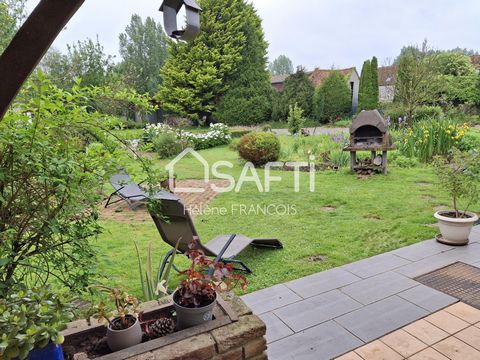 Dans un village pittoresque situé à quelques encablures de Montreuil s/mer, proche d'Etaples du Touquet-Paris-Plage , de l'A16, nous vous présentons cette propriété pleine de charme, qui s'étend sur plus de 3000m2, idéale pour vous créer un petit dom...