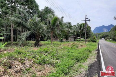 This is a nice flat land plot situated next to a road in Nong Thaley, Krabi. The land is 40 meters in width and 70 meters in depth and is surrounded by rubber plantations and one neighbor. There is a beautiful mountain about 200 meters and can be see...