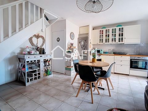 VISITE VIRTUELLE DISPONIBLE A Béziers, dans une résidence sécurisée avec piscine extérieure et intérieure, au bord du Canal du midi, je vous propose cette Maison de 2006 de 40m². Au rez de chaussée, vous disposerez d'un séjour avec cuisine équipée ou...