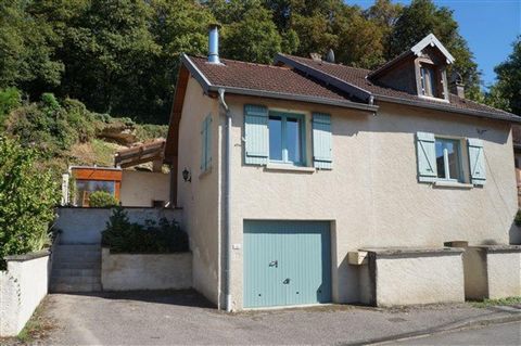 Village de Boult, maison ancienne rénovée 130 m², 3 chambres.
