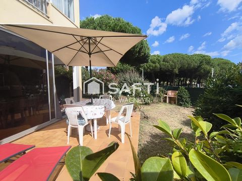 CAP D'AGDE - In the St Martin area, you'll fall under the spell of this beautiful, very bright one-bedroom apartment on the ground floor. You'll appreciate its outdoor space with its private, south-facing garden and shed. You'll also discover a funct...