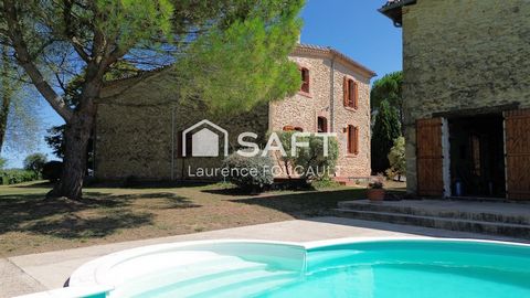 Maison en pierre, vue dégagée Pyrénées, piscine, garage, dépendances.