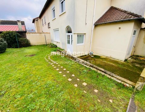 Maison, deux chambres, garage et jardin