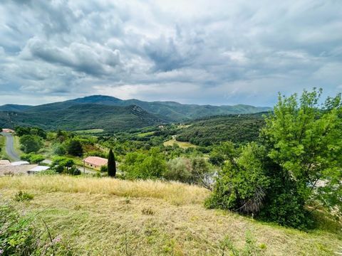 Terrain constructible et viabilisé 1012m²