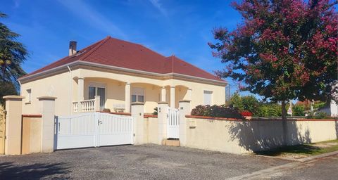 grande maison familiale avec piscine proche de Pau