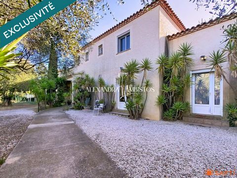 Maison d'architecte - 10 pièces - 248m²
