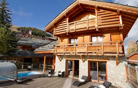 Nel cuore dell'Oisans, Les Deux Alpes è una stazione sciistica sportiva e vivace con ottimi impianti, un clima caldo grazie alla sua posizione a sud e condizioni di neve affidabili. Il resort offre una scelta apparentemente infinita di attività sport...