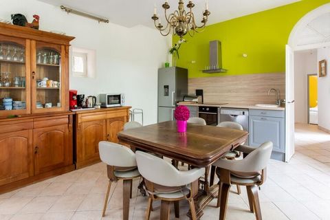 Enjoy your well-deserved holiday in the Languedoc-Roussillon region from this atmospheric holiday home with air conditioning and a garden. It is ideal for summer vacations with family or friends! Take a beautiful walk through the beautiful surroundin...
