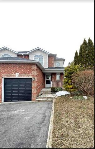Stunning Freehold Townhouse, End Unit With Backing Onto Pickard Gate Parkette In Courtice, 3 Bedroom 2 Washroom With Finish Basement, Open Concept Floor Plan, New Kitchen Counter Top & Backsplash, Newer Appliances (Except Fridge), New Powder Room, Li...