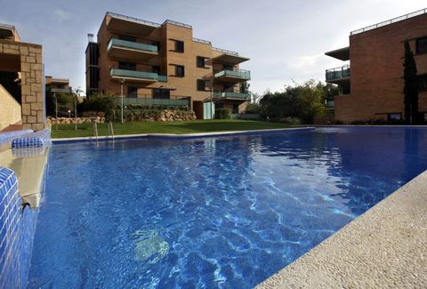 YOUR RESIDENCE Salou With its nearby golf course and gardens, the buildings of the Salou residence are located in a green environment, in a quiet area. The spacious air-conditioned apartments have the necessary facilities for a pleasant stay. Open un...