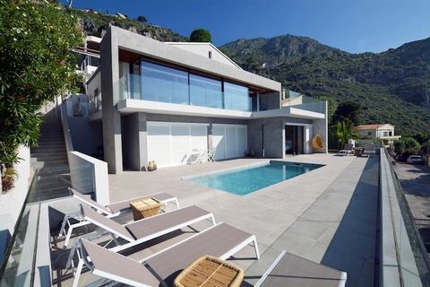 Summary Exceptional contemporary villa with breathtaking sea views from its idyllic elevated location on the heights of Eze. Luxuriously renovated it offers approximately 230 sqm of accommodation over two levels that are serviced by a lift. It is lai...