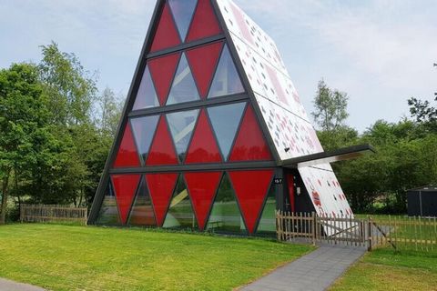Would you like to spend the night in a unique and unforgettable way? Look no further than this holiday home, a house of cards, located on a small-scale park in Friesland. This holiday home offers wellness for adults and various recreational opportuni...