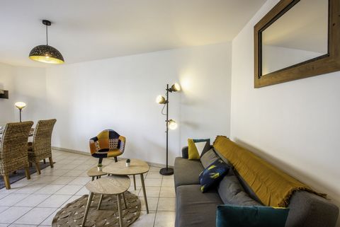 We offer you this magnificent brand new and bright flat of 67 m² which combines an afro-chic and modern style located in the heart of the city of Rouen. It has a capacity of five people in two bedrooms, each with a double bed and wardrobes. As an add...