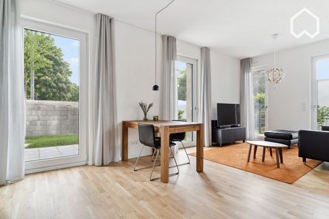 The spacious, bright apartment is located in a very modern 2022 multi-family house with five residential units. The apartment is on the ground floor and consists of a large entrance area, an open, new kitchen and a modern living-dining area. All room...