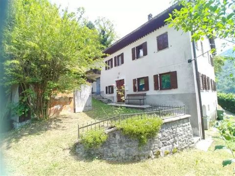 Bargain property , price reduced to 120,000 Euro Detached residential house of 125.70 m2 with an attached land of 34,427 m2. Location Slap ob Idrijci just 20 mins from Tolmin or 90 mins from Ljubljana. * basement 2 basements * ground floor: storage r...