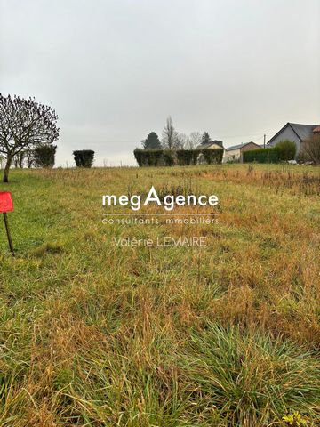 Mametz, village near Albert and Méaulte, I offer you this building plot, demarcated, unserviced and excluding subdivision with a surface area of ??591m². For a visit contact me!