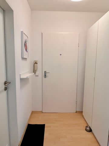 Modern furnished flat with Wi-Fi and balcony in a well-kept residential building in a quiet location in Nuremberg/Lichtenhof. The flat was completely renovated in April. The furnishing of the room consists of a double bed (1.40x2.00 m), sideboard wit...