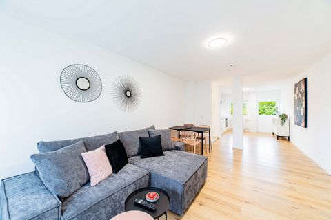 This furnished two-bedroom apartment in Bauernfeind offers 64-square-meters of ideal living space for singles or couples. The property was core renovated and completed in 2023. In addition to two living rooms, the property has a large daylight bathro...