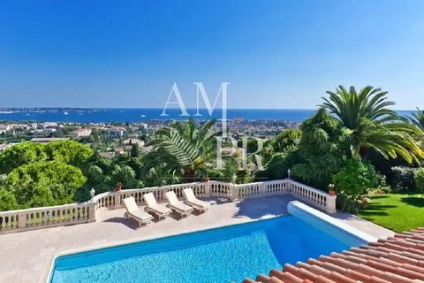 On the outskirts of Cannes, set in a private gated estate, this luxury villa boasts magnificent sea views. Built on a magnificent flat plot of 1679m2 landscaped with thousands of Mediterranean species. The villa comprises a living room, dining room, ...