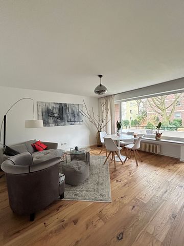 Welcome to our charming apartment in Meerbusch, Büderich. Only a 10-minute walk from the train station, our apartment offers good connections to public transport and the national road and highway network. Düsseldorf city center and the airport can be...