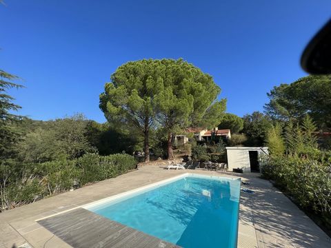 Come and discover this magnificent villa located in the town of Reynés, 5 minutes from Céret, in an exceptional setting offering an unobstructed view of the entire valley. Nestled in a green setting and quiet, it has a surface area of 224m2 on a plot...