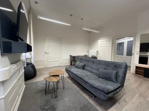 About this accommodation: Welcome to this large and modernly furnished “Altbau” apartment in the city center of Karlsruhe! This 120m² apartment offers you everything you need for an external stay. --> Ground floor --> Super central, direct city cente...