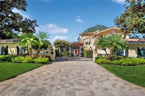 Exquisite Snell Isle Home on DOUBLE Waterfront Lot! Nestled in the exclusive Snell Isle neighborhood along coveted Brightwaters Blvd, this home is on a rare 0.41 acre DOUBLE LOT with 142 feet of waterfront! The unique property is ideal in its current...