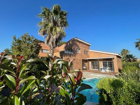 This beautiful detached house is located in a very quiet residential area, surrounded by nature, countryside and forest in the city of Rubi, very close to the city of Sant Cugat del Vallès and the city of Barcelona, with all the services nearby, hosp...